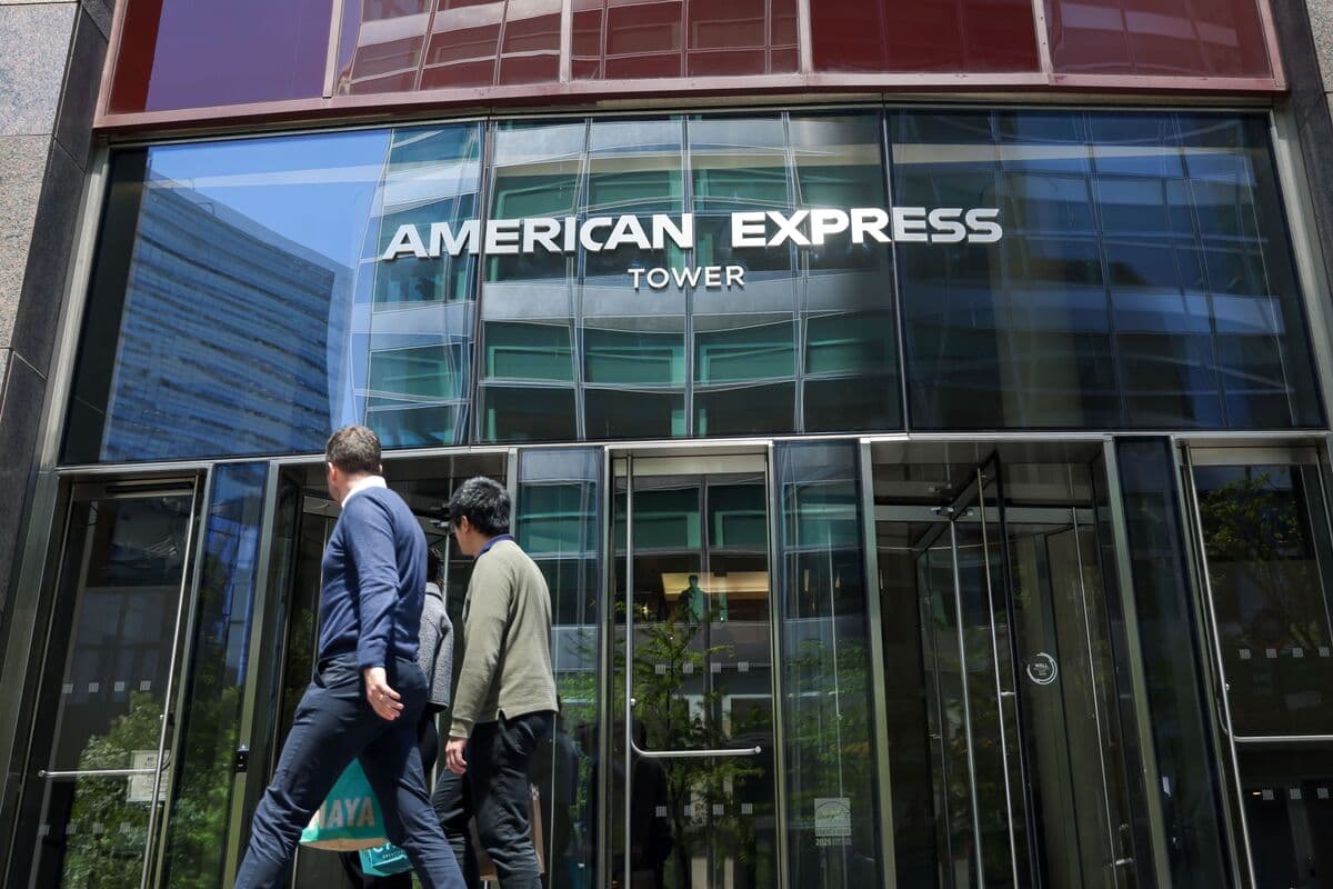 Amex Spends Big on Premium Cardholders: Expenses Surge 12% in Q2