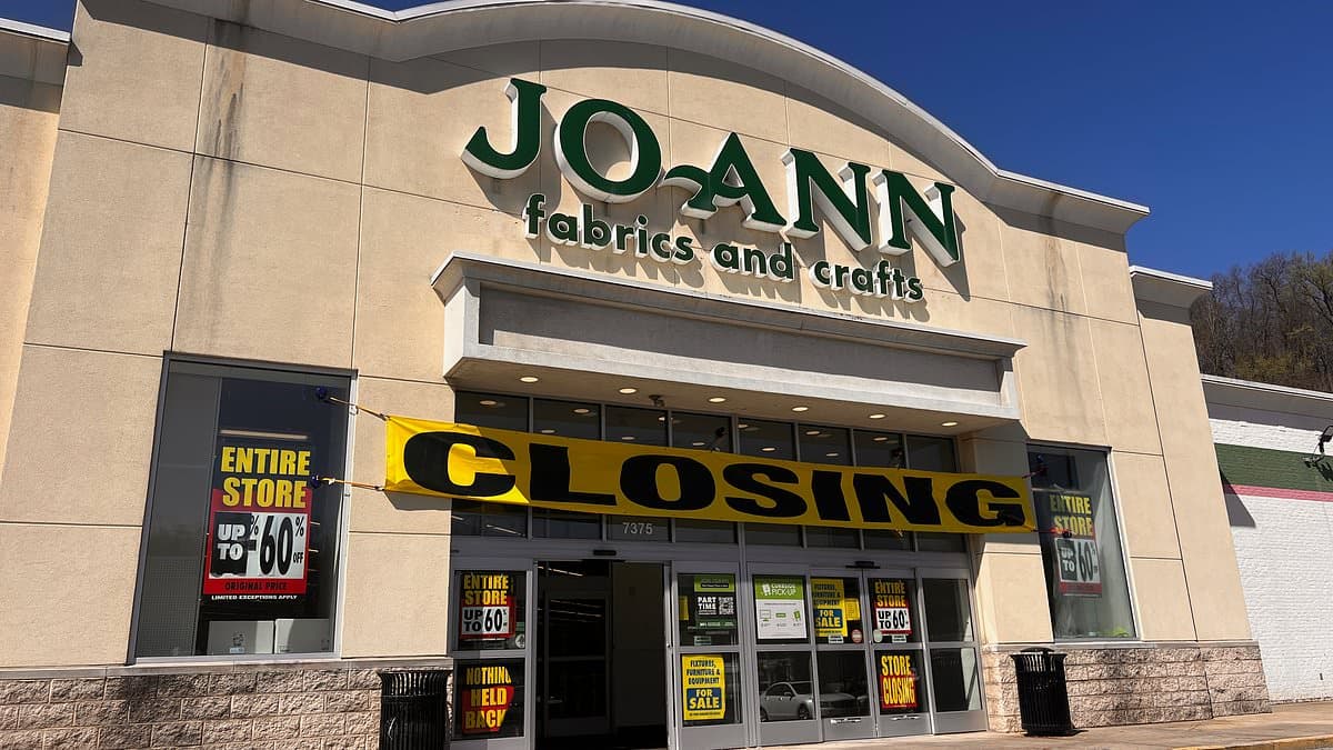 The Great Retail Shakeup: Why 8,000+ Stores Closed in 2025 and What It Means for the Future of Shopping
