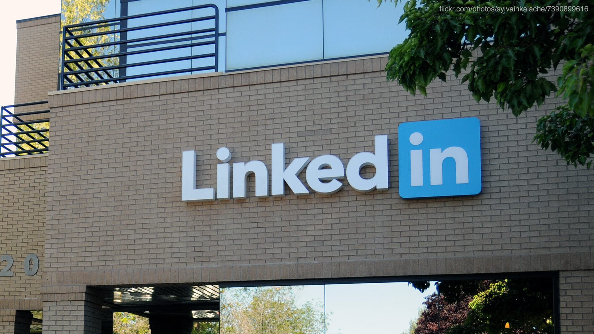 LinkedIn Cracks Down: Major Lead Gen Tools Vanish Overnight!