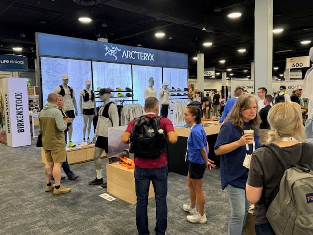 Arc’teryx Booth